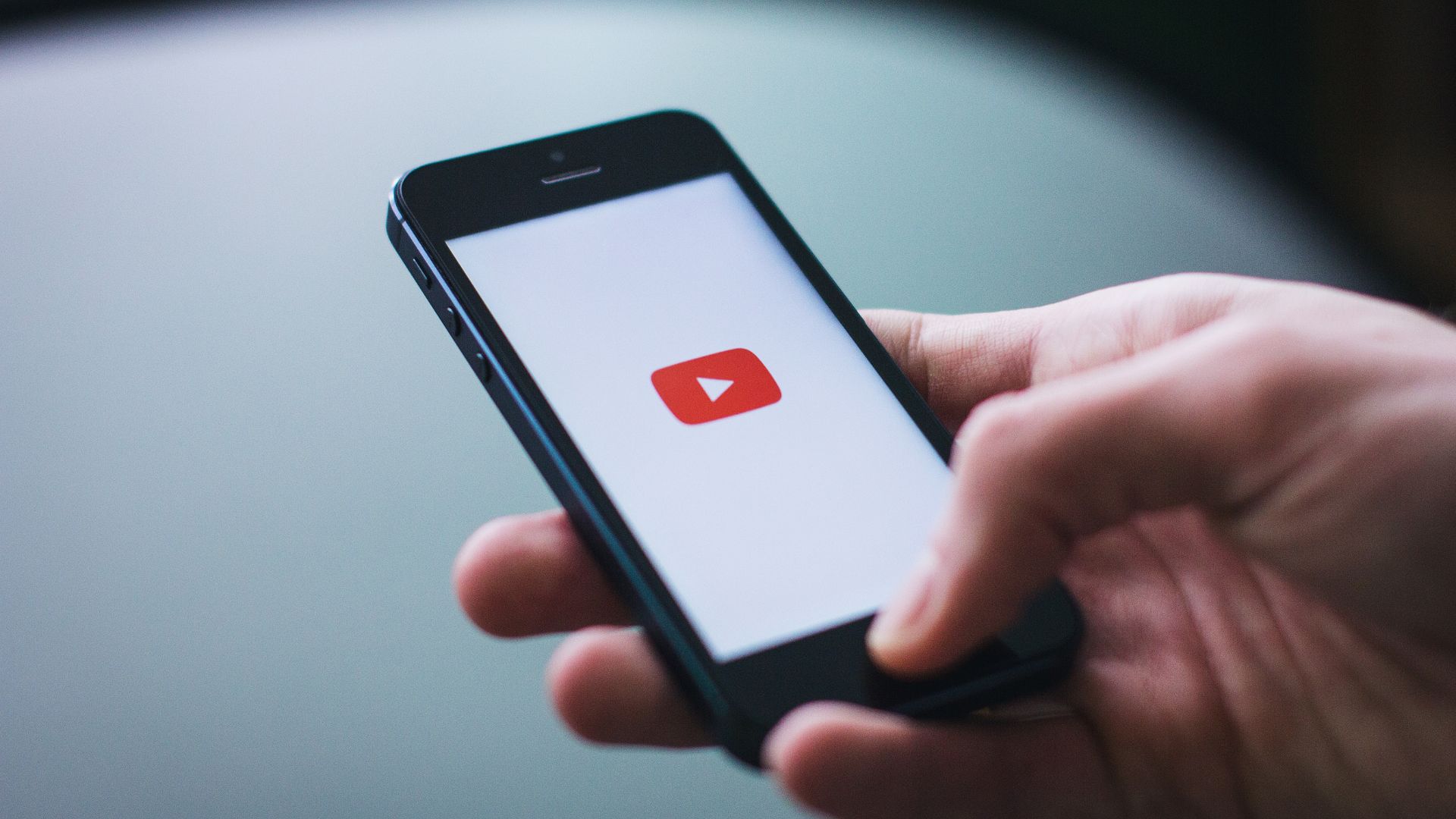Cara menonton Youtube bisa keluar aplikasi di iPhone